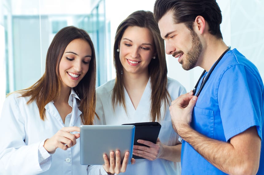Ejercicios para construir seguridad desde la evidencia, no desde la comparación como profesional en medicina