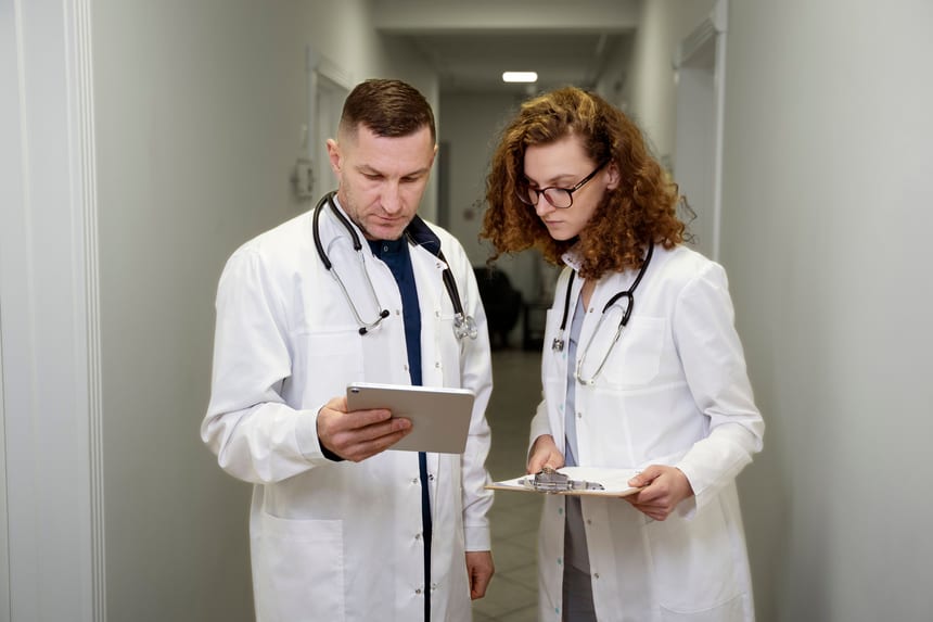 Importancia del cortisol en pacientes diabéticos durante procedimientos invasivos